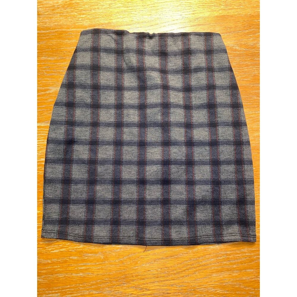 Gray & Black Plaid Pencil Skirt With Back Zip Closure